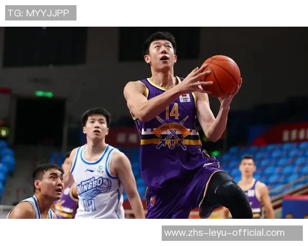 杨瀚森双双表现出色里勒关键时刻发力助北控险胜青岛